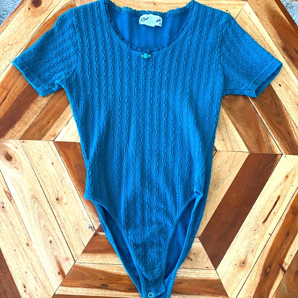 Vintage Teal 90’s grunge bodysuit in great condition.